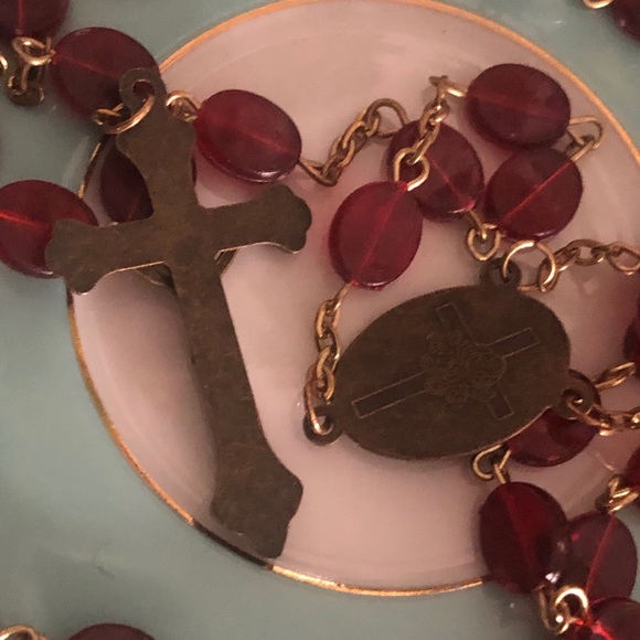 Vintage Red Wine Rosary Cross Beads - Picture 5 of 7